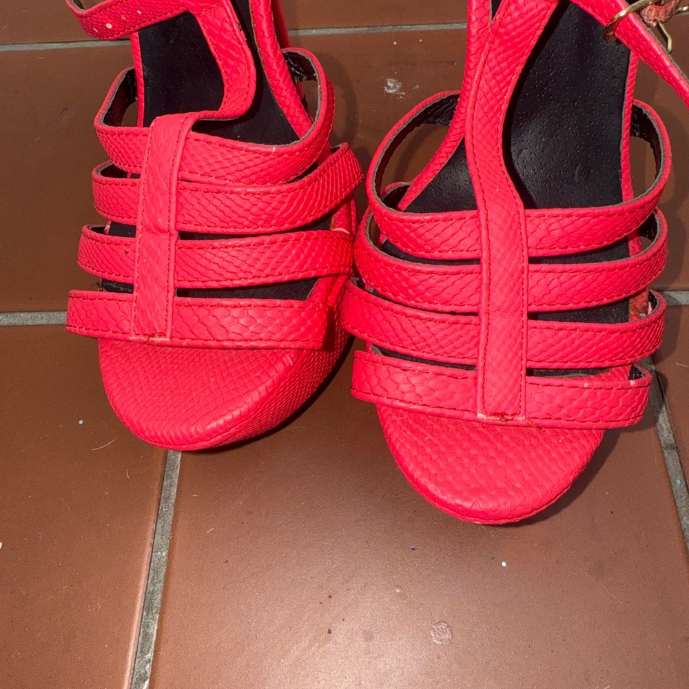 Qupid Hot Pink Strappy Platform Heels - Picture 4 of 5